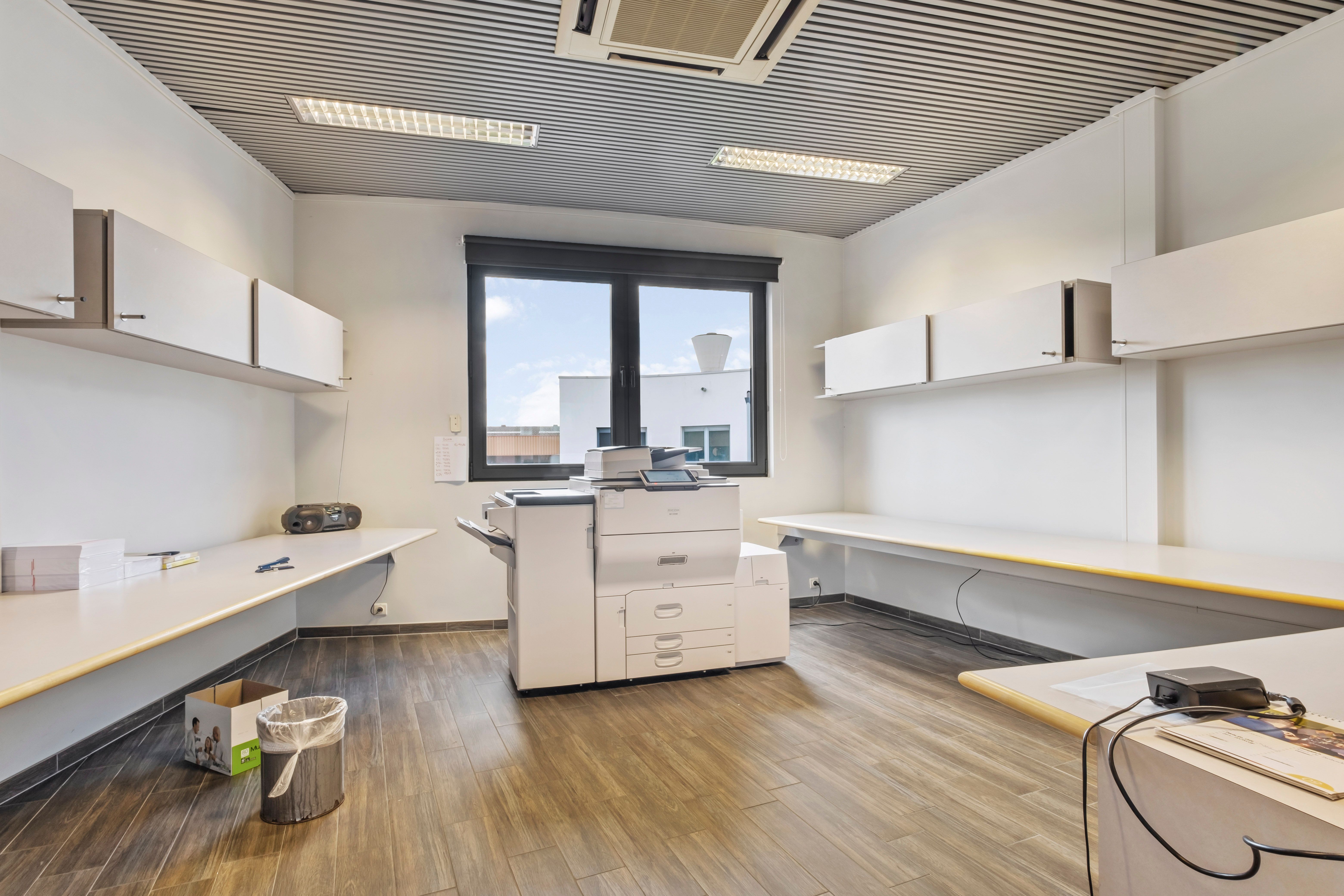 Ruim kantoorgebouw op toplocatie te Zwijnaarde foto 22