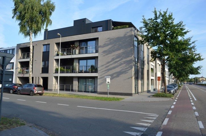 Appartement met twee slaapkamers, autostaanplaats en kelderberging in het centrum. foto {{pictureIndex}}