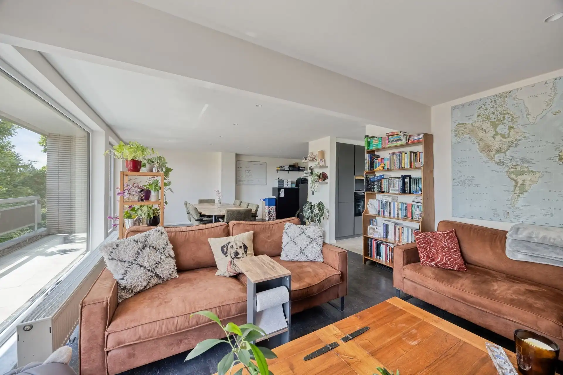 Zeer ruim, instapklaar appartement op een goede locatie foto 4