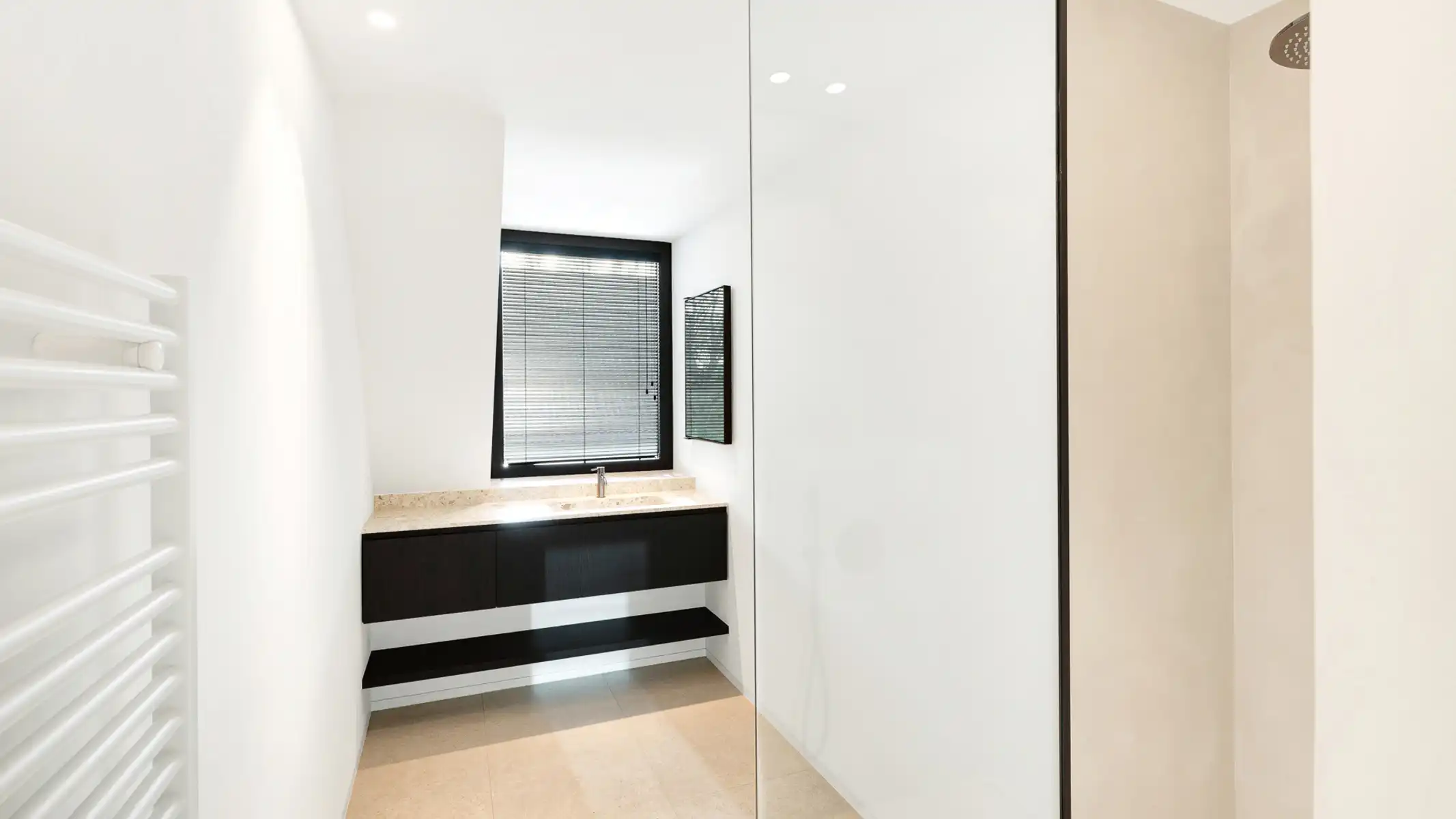 Prachtig vernieuwde villa op een rustige ligging foto 19