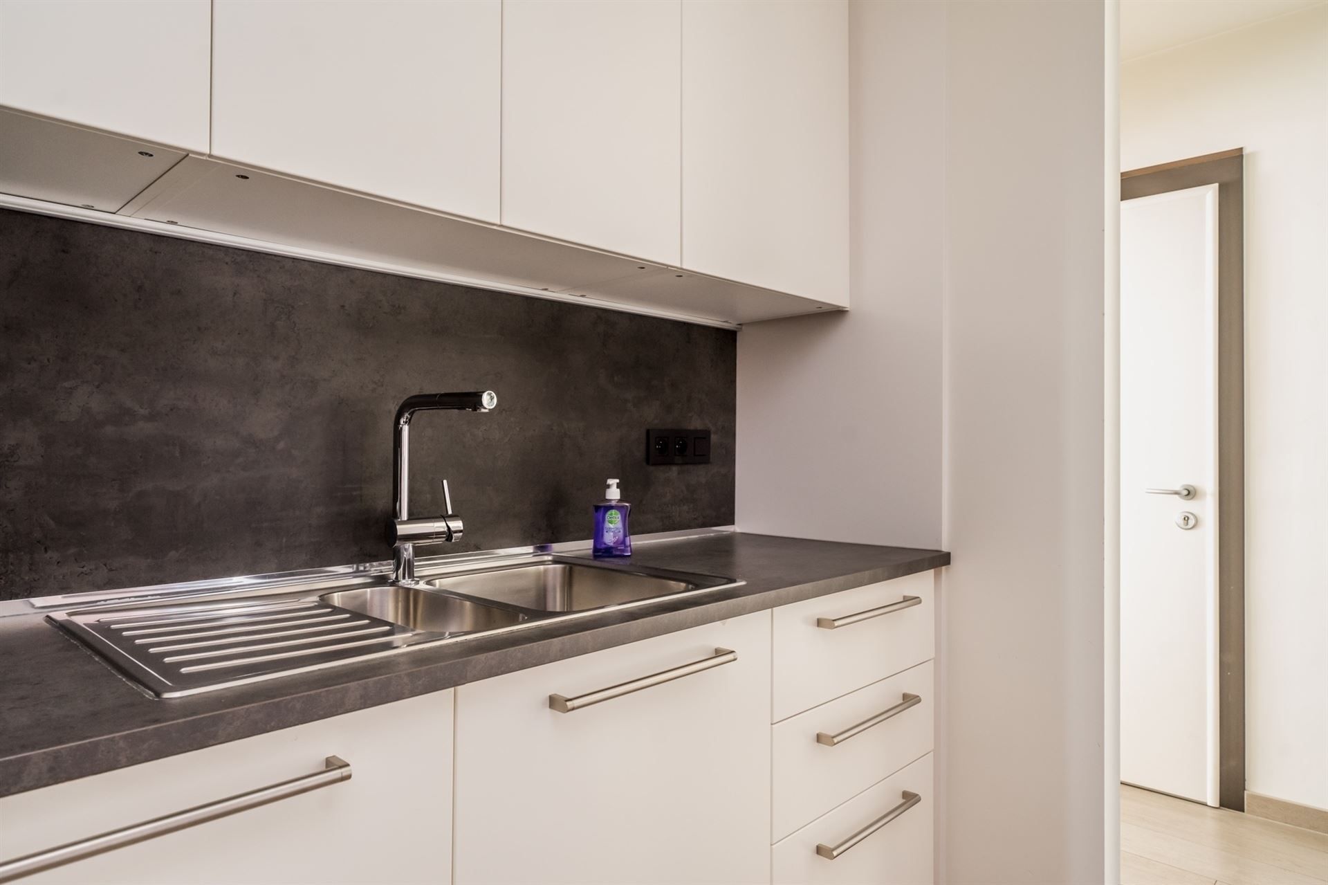 Lichtrijk appartement nabij Mechelen-centrum en het station foto 6