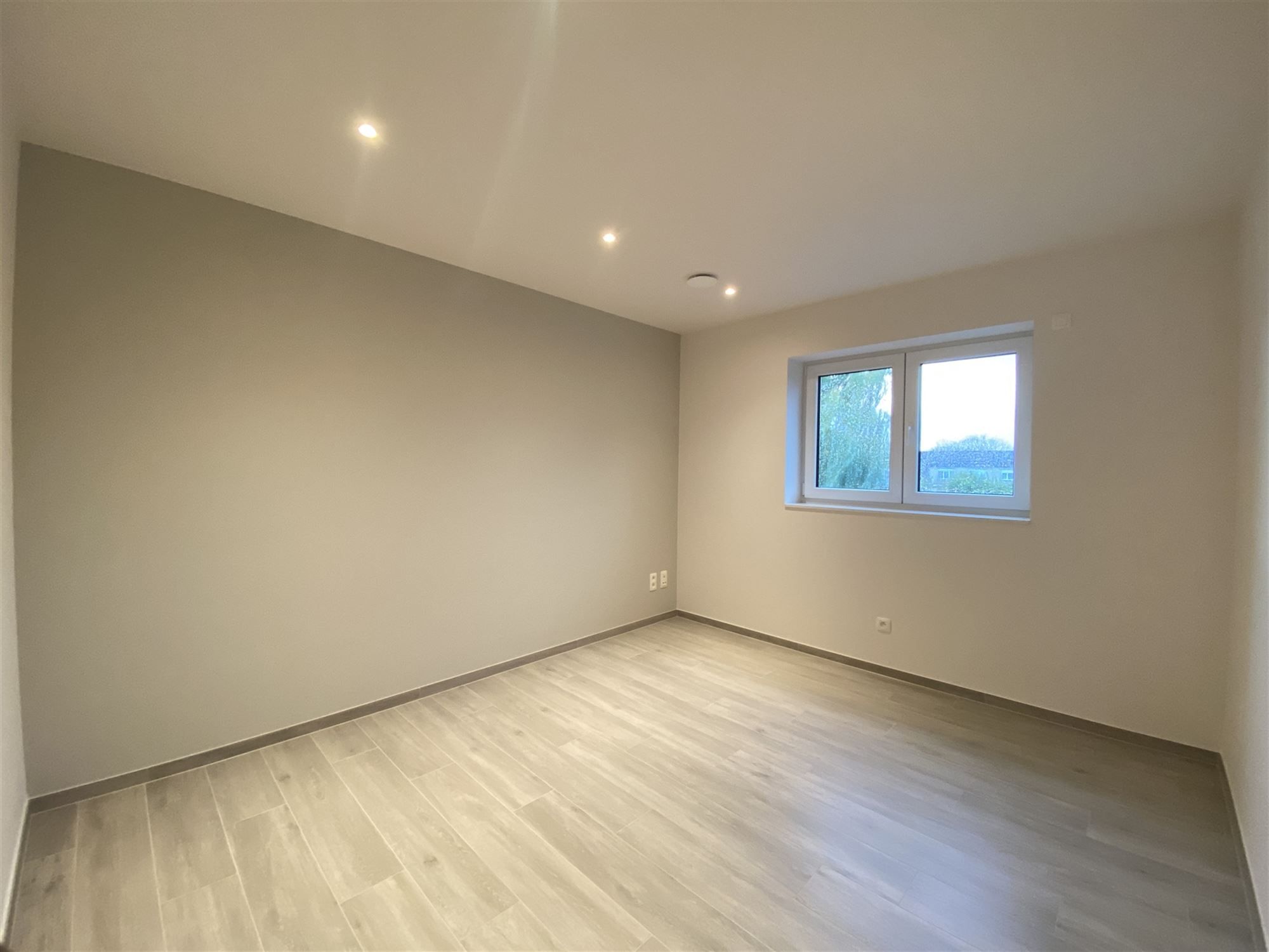Nieuwbouwwoning te Kluizen met optimale ruimteverdeling en hedendaagse afwerking foto 15
