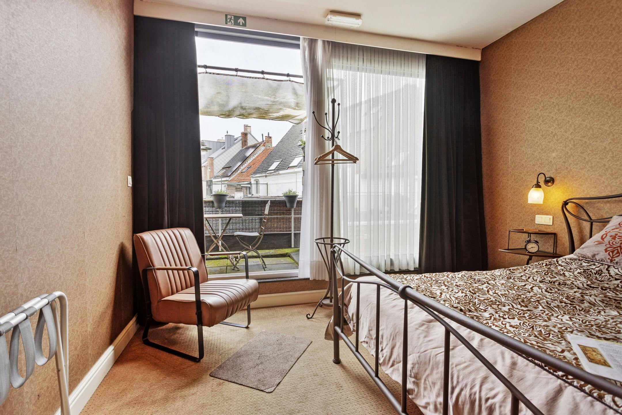 Charmant gerenoveerde B&B met woonst, winkel en handelsfonds foto 32