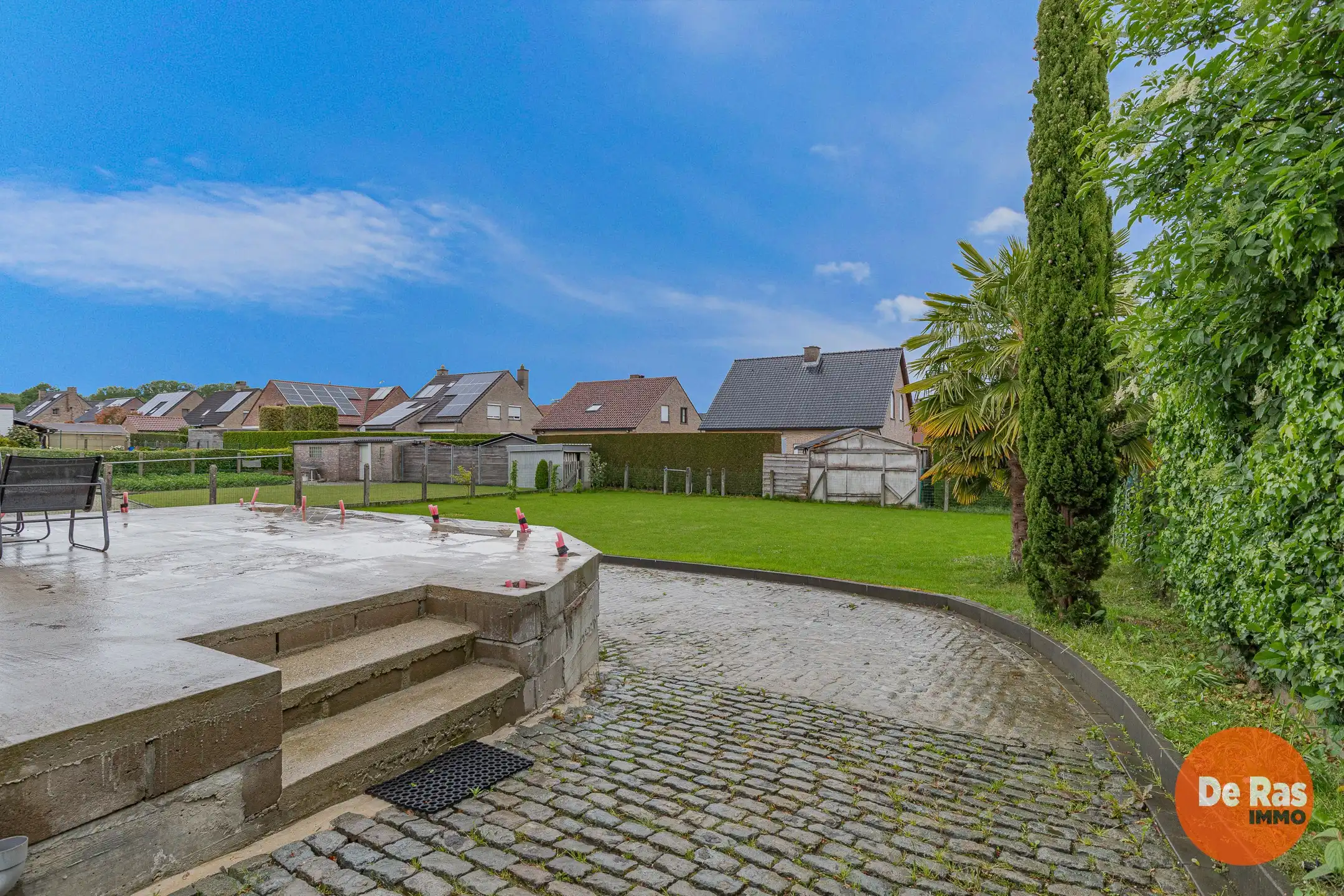 HERZELE  - Totaal gerenoveerde bungalow in rustige wijk foto 25