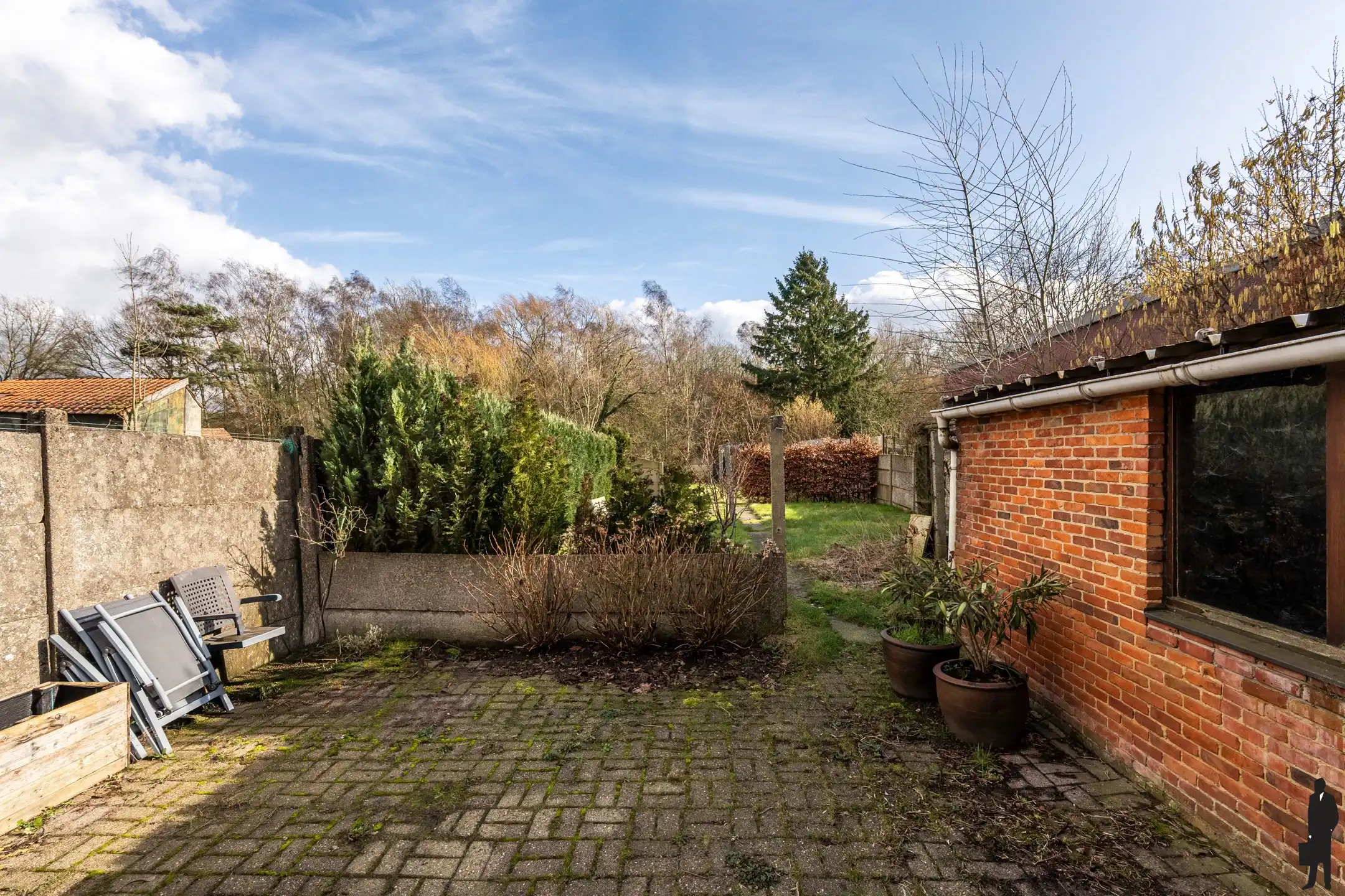 Te renoveren woning met 4 slaapkamers in Sint-Jozef foto 12