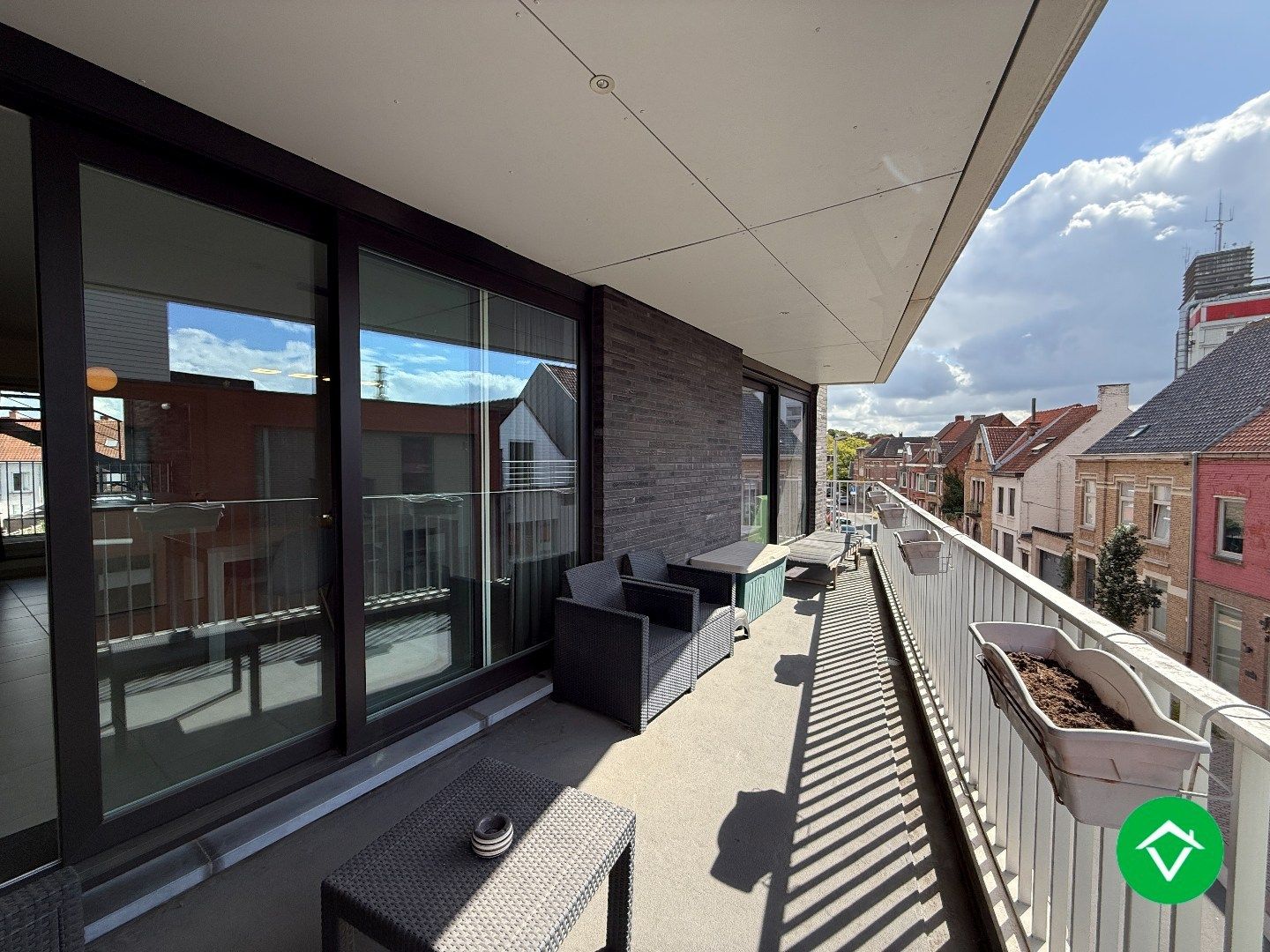 Appartement met twee slaapkamers, garage en twee terrassen te Roeselare foto 9