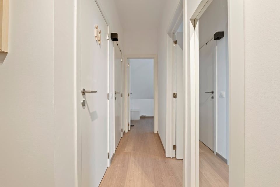 RUIM EN INSTAPKLAAR APPARTEMENT MET 3 SLKS EN EEN PARKEERPLAATS IN GENK foto 20