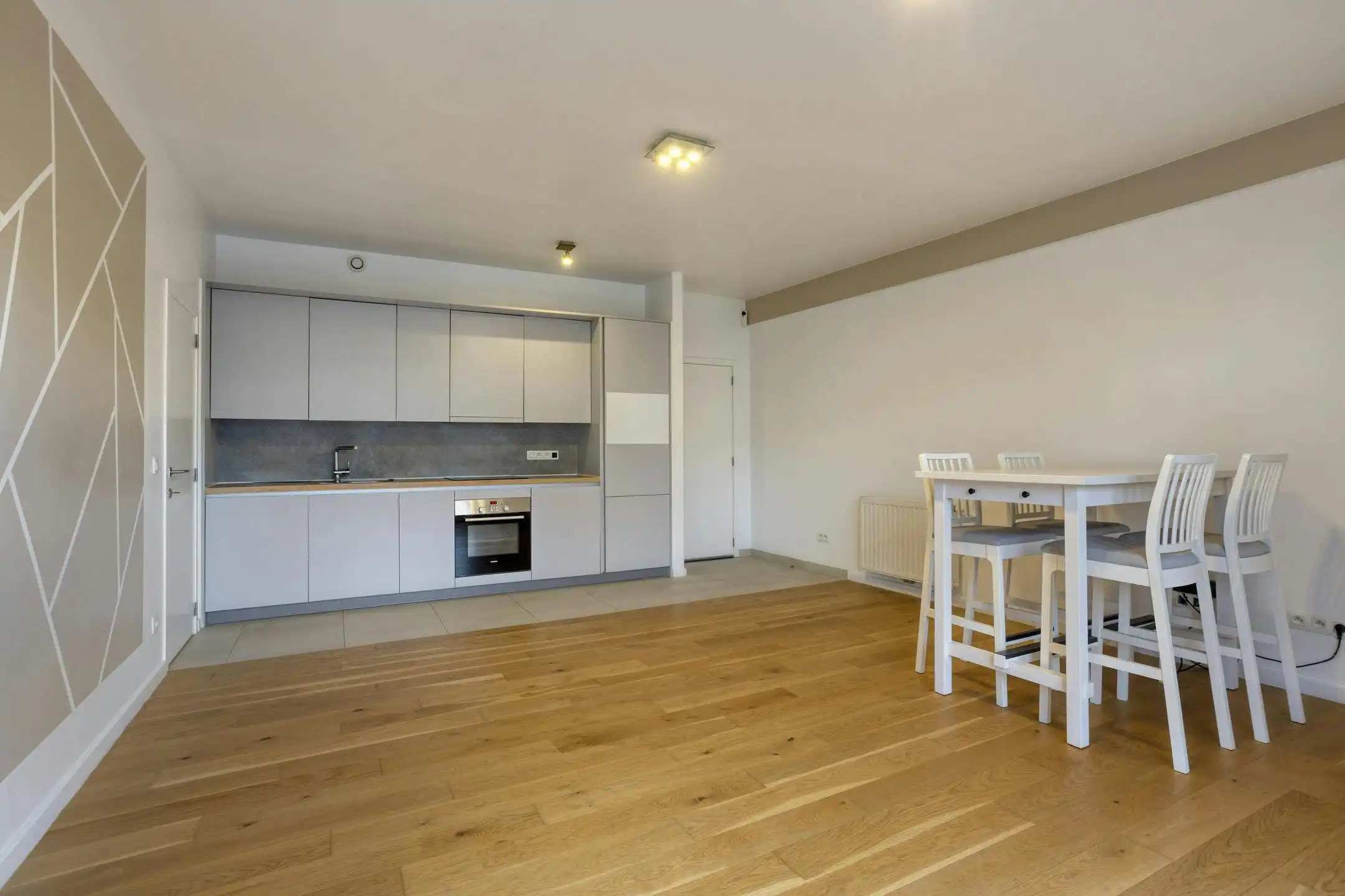 Appartement 3 slaapkamers met ruim terras en staanplaats foto 2