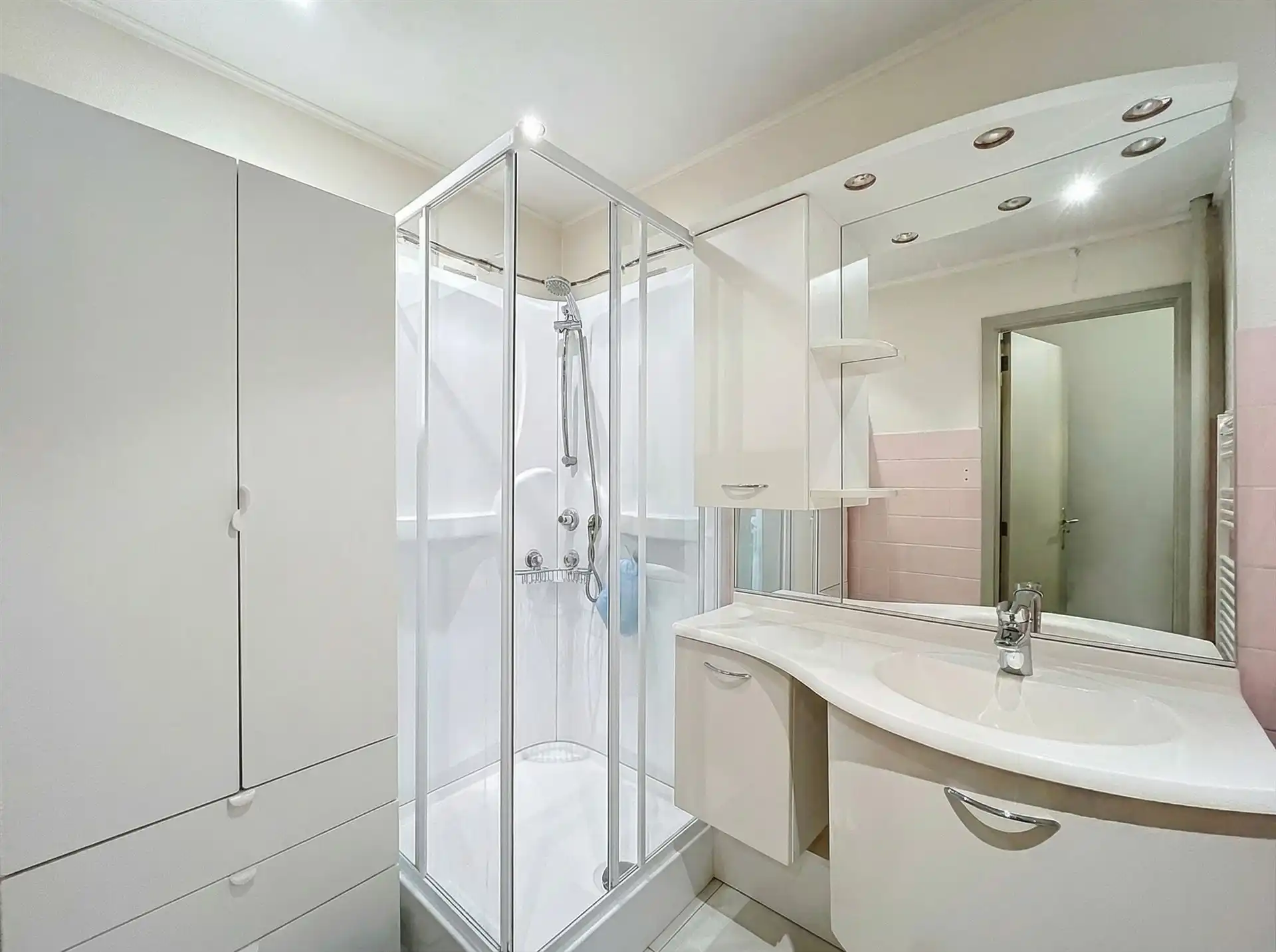 2 slpk-Appartement met terras te Sint-Niklaas foto 9