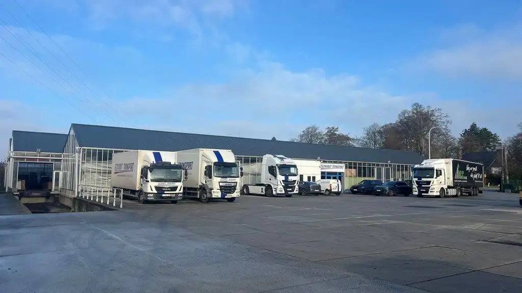 Strategisch gelegen magazijn met kantoor te huur in Merelbeke-Melle foto 15