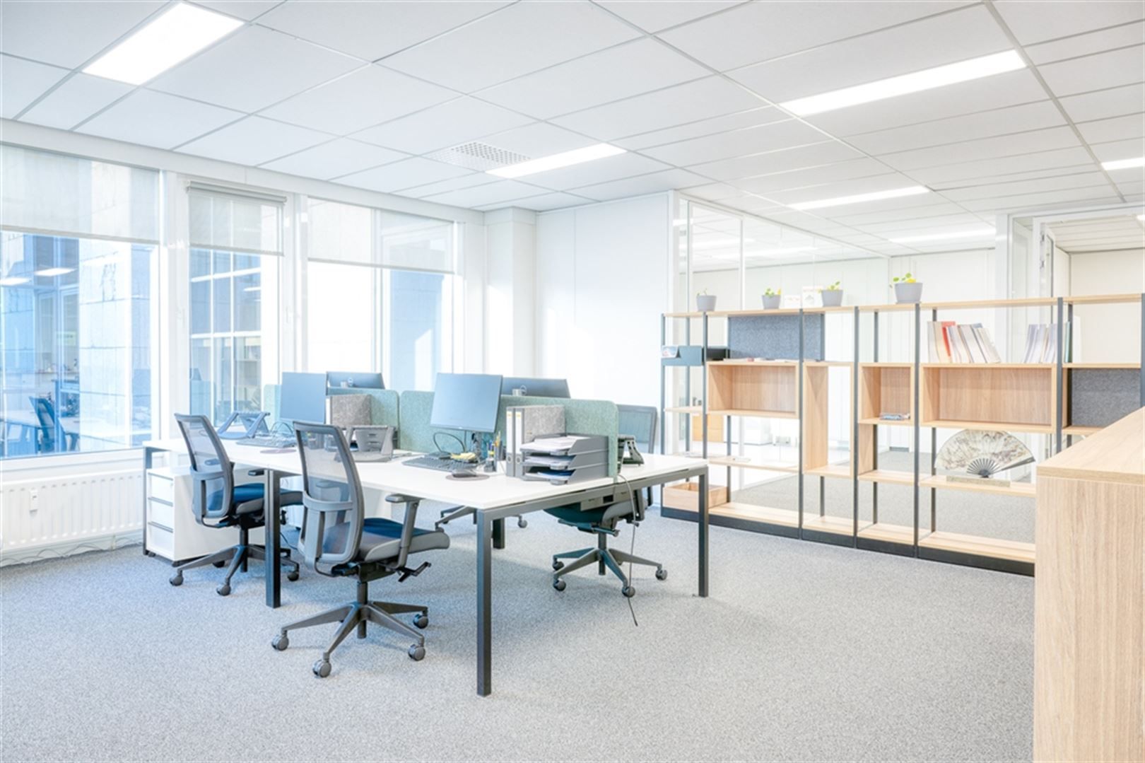 Gelegen aan het klaverblad (E40/E17) foto 10