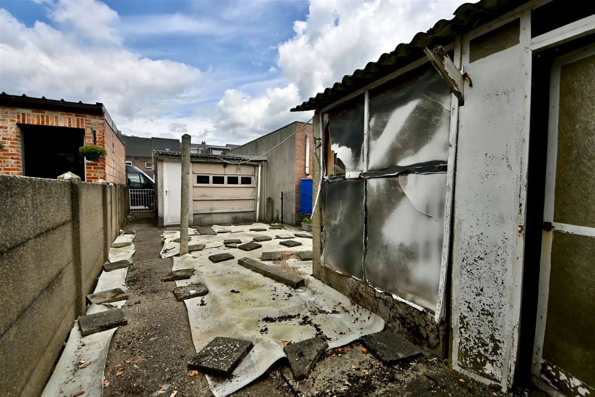 Te renoveren woning met 3 slaapkamers, tuin en garage.  foto 15