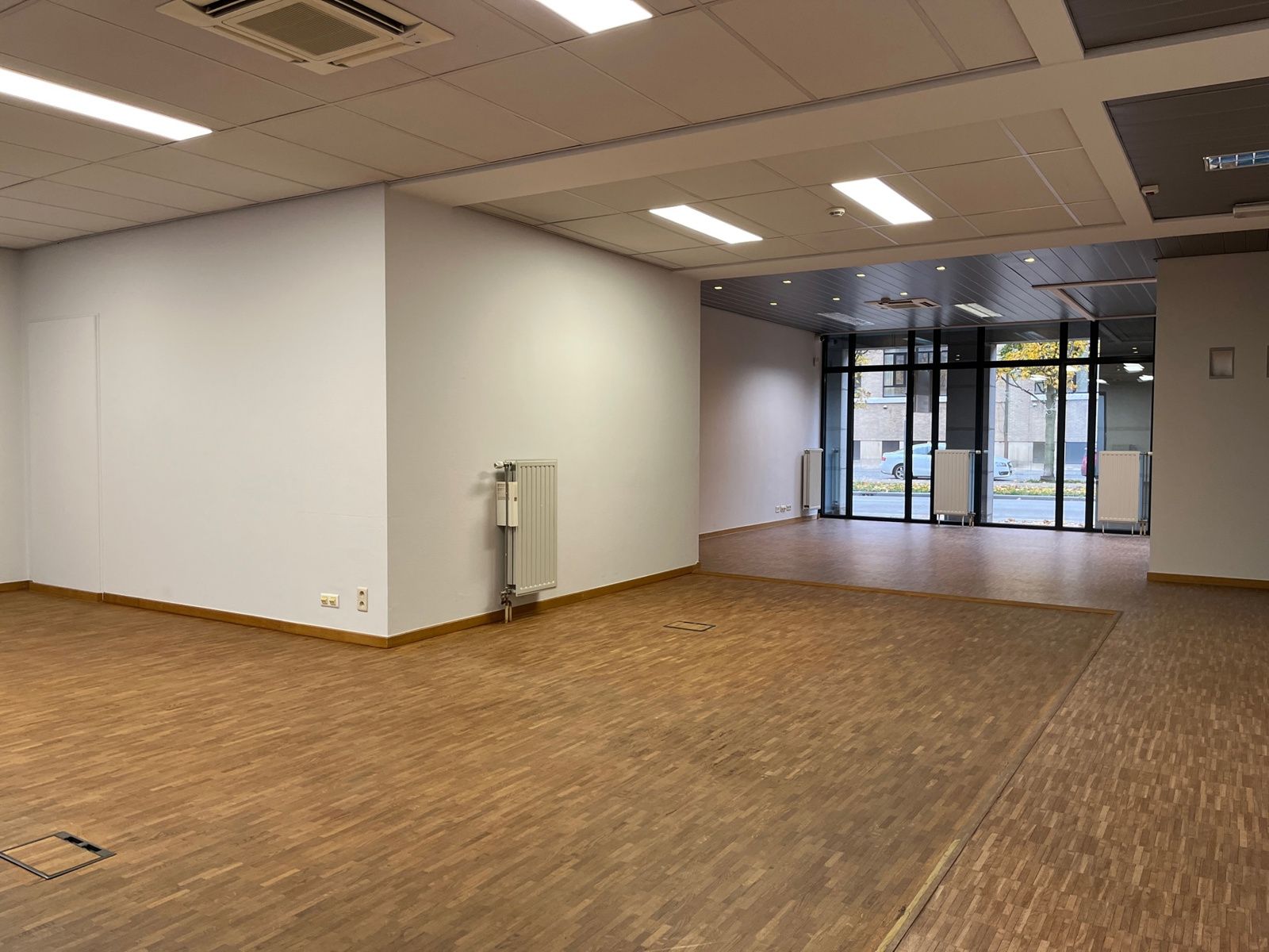 HANDELSRUIMTE (286 M2) + TERRAS (65M2) TE HASSELT- CENTRUM  foto 36