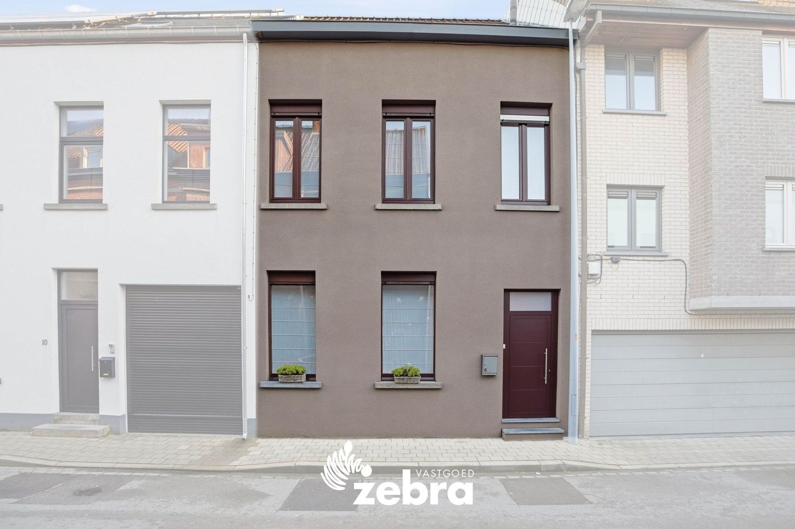 Instapklare woning met 3 slaapkamers en 2 badkamers in Roeselare foto {{pictureIndex}}