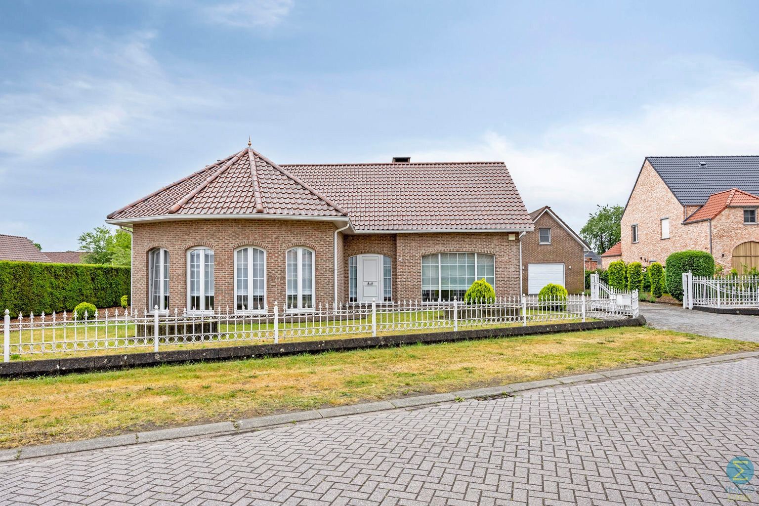 Instapklare laagbouwwoning op perceel van 1903m² foto 7