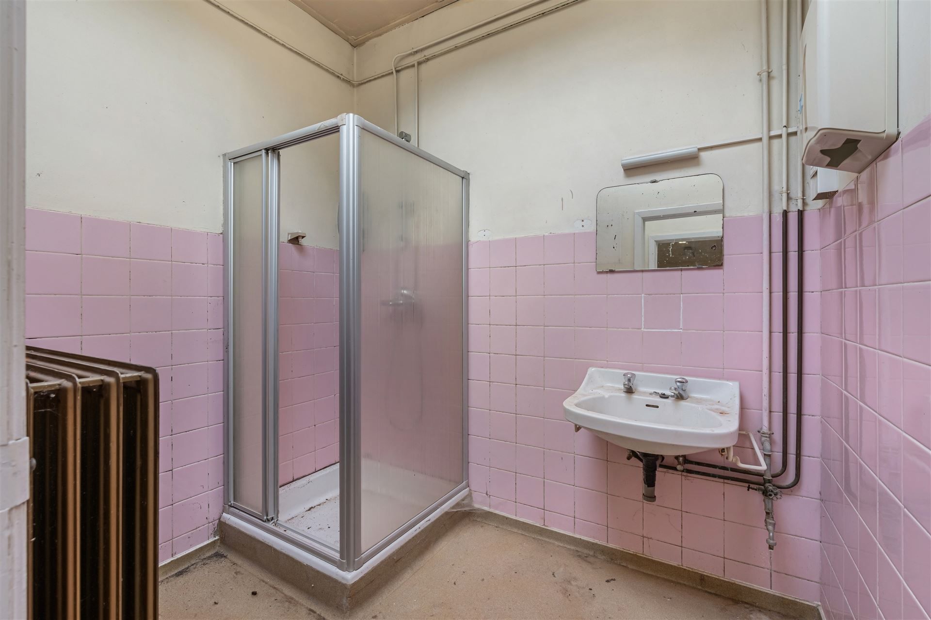 Woning met handelsgedeelte en opslagplaats. foto 21