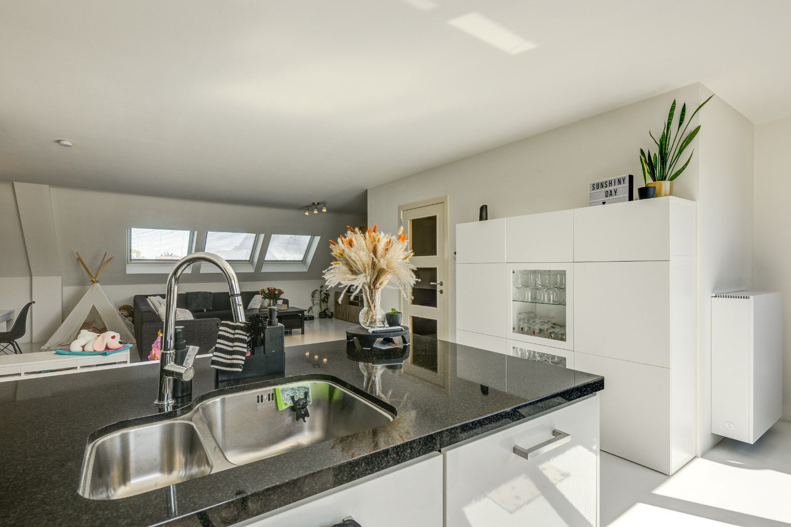 Instapklaar, ruim appartement te koop in centrum van Hamont! foto 10