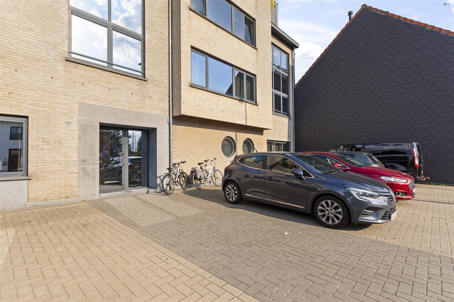Recent appartement met lift en terras - garage mogelijk. foto 3