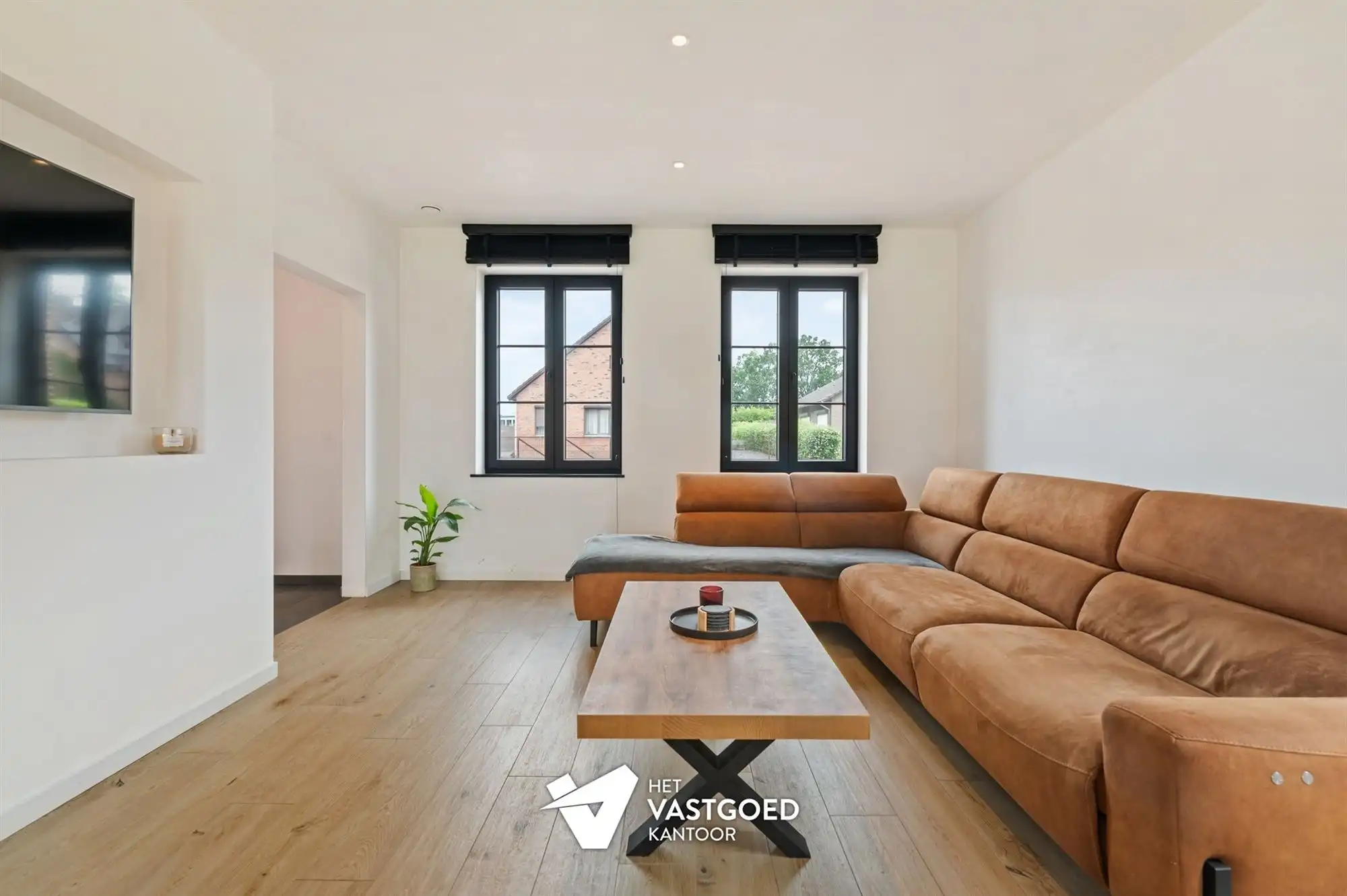 ZEER RUIME RECENTE WONING (266M²) MET LEUKE TUIN TE WIJCHMAAL foto 4