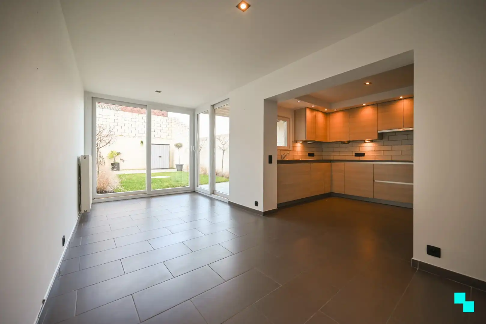 Instapklare gezinswoning met 3 slaapkamers, tuin en topligging in Pittem foto 4