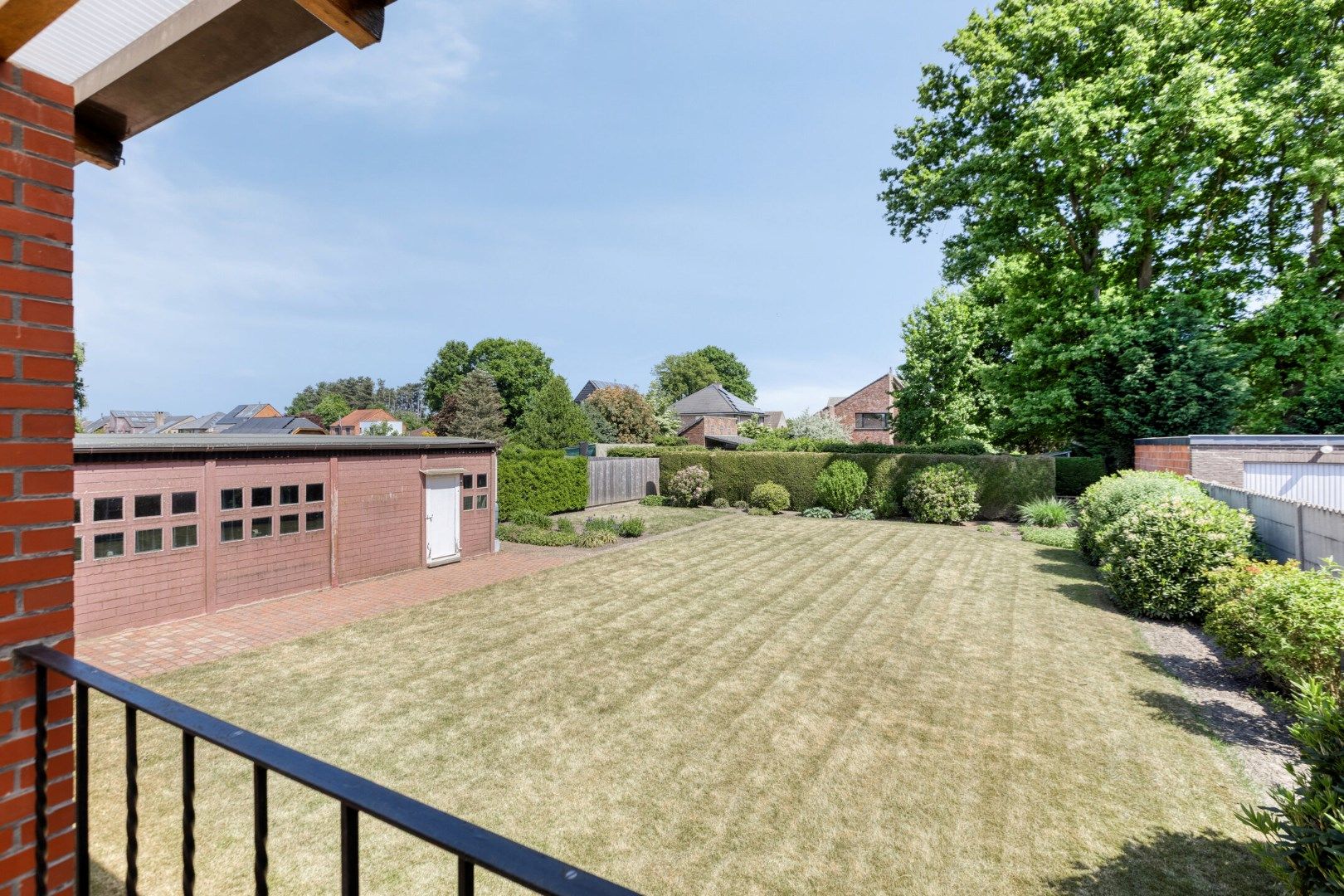 Vrijstaande woning met 3 slaapkamers op een mooi perceel van 915 m² te OLV Olen ! foto 3