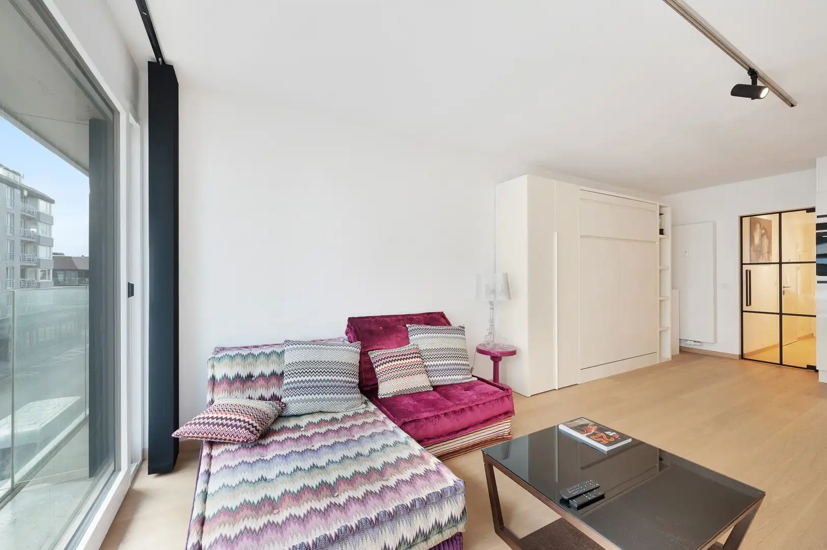 Perfect instapklaar appartement met zijdelings zeezicht. foto 9