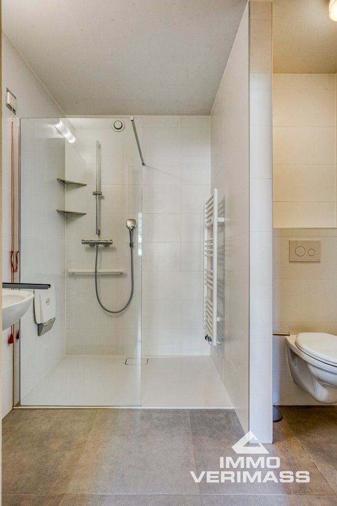 Instapklare, gerenoveerde serviceflat in een rustige en groene omgeving foto 11