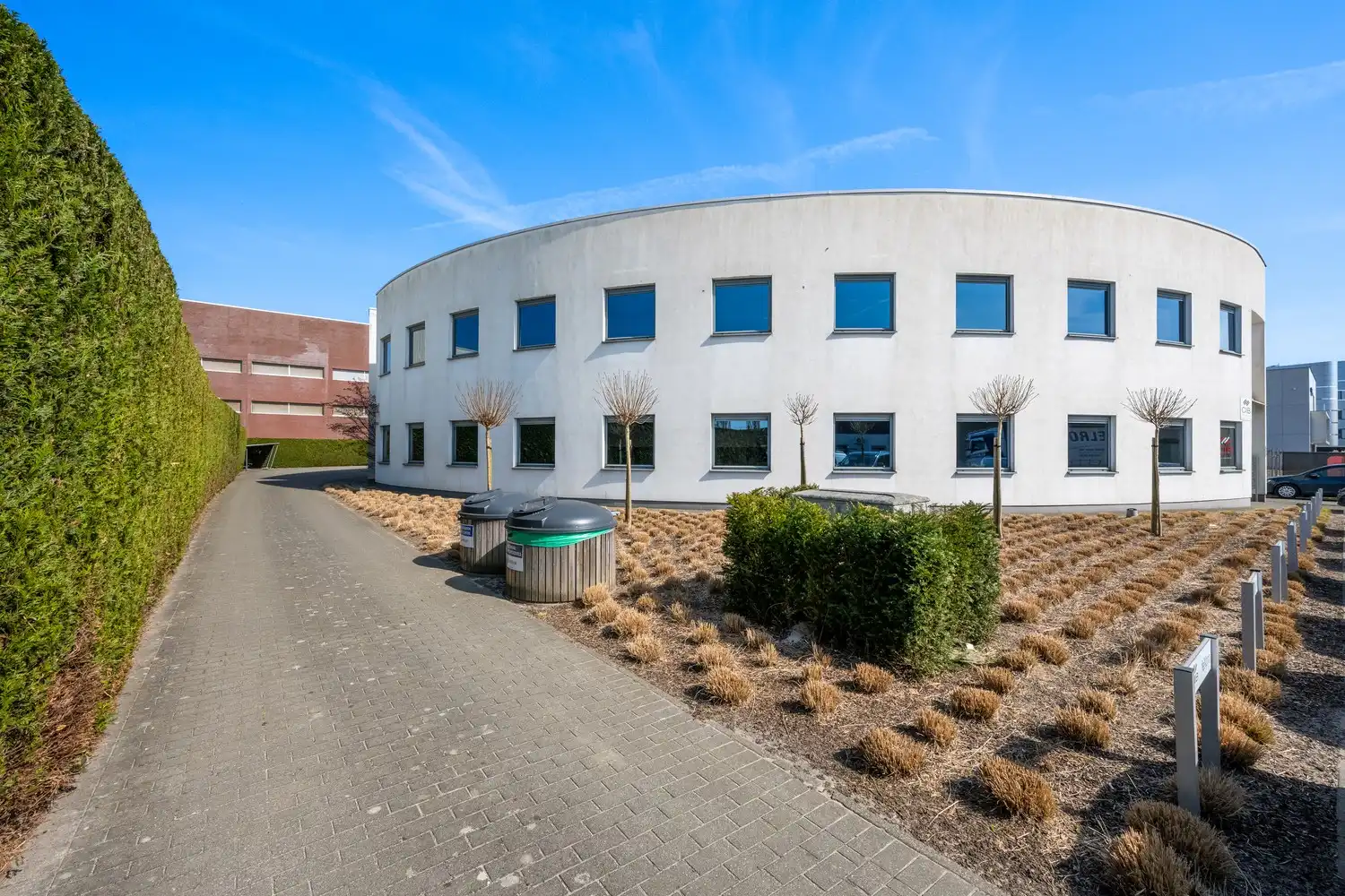 Ruim en strategisch gelegen kantoorgebouw in Zwijnaarde (Gent) foto 19