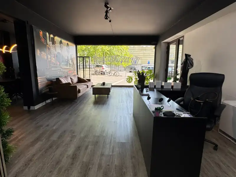 Ruim handelspand van 202m² op toplocatie in het centrum van Genk foto 12