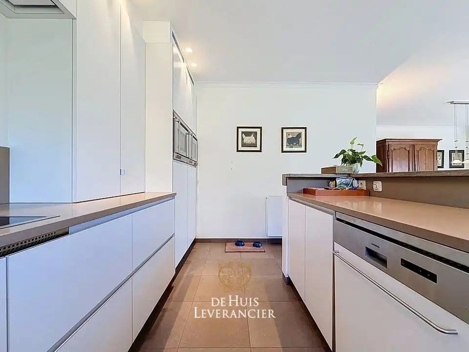 Kom levenslang genieten aan zee in deze instapklare gelijkvloerse villa op uitzonderlijke toplocatie in Oostduinkerke! foto 4