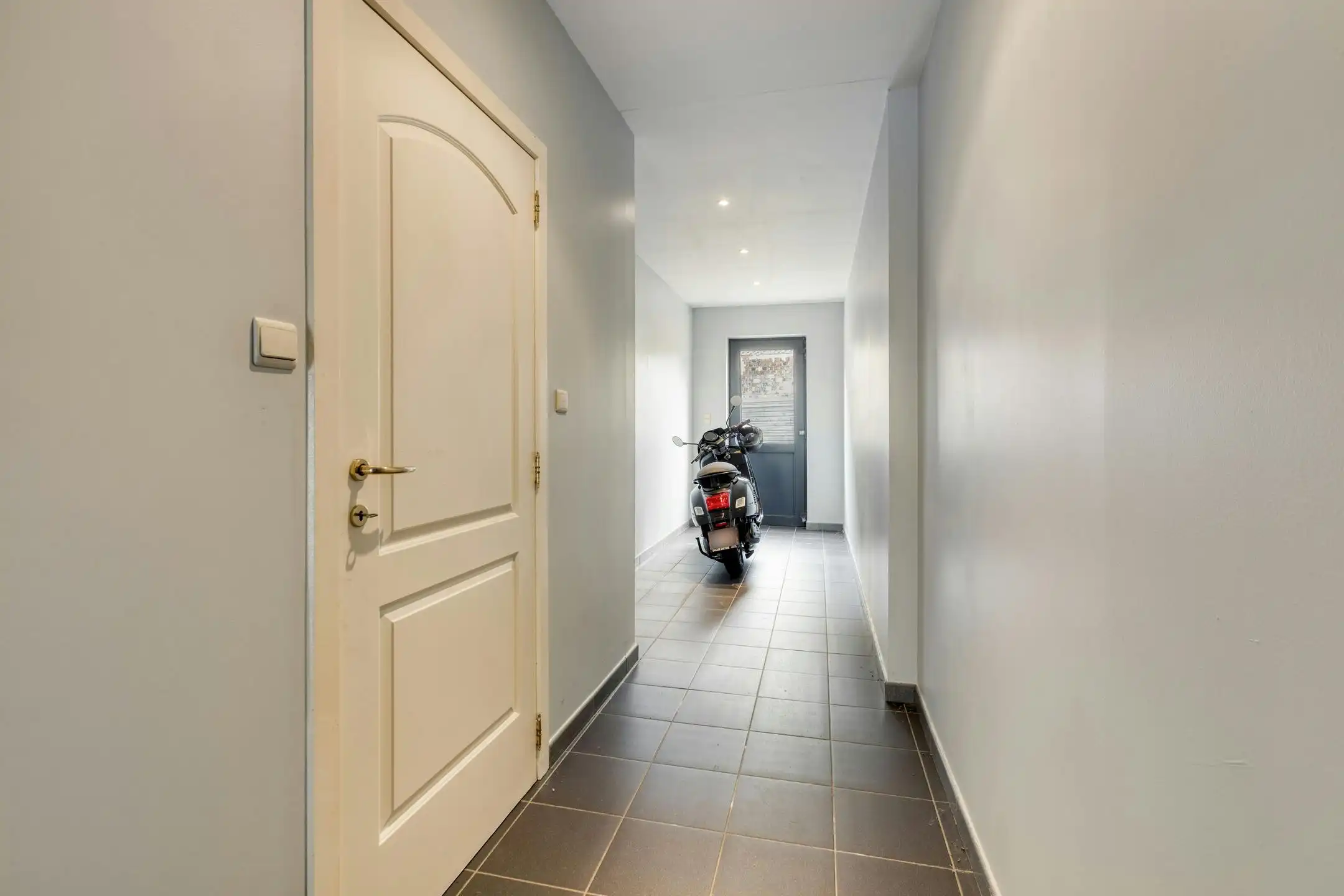 Opbrengsteigendom met 2 appartementen en hangaar te Lummen foto 23