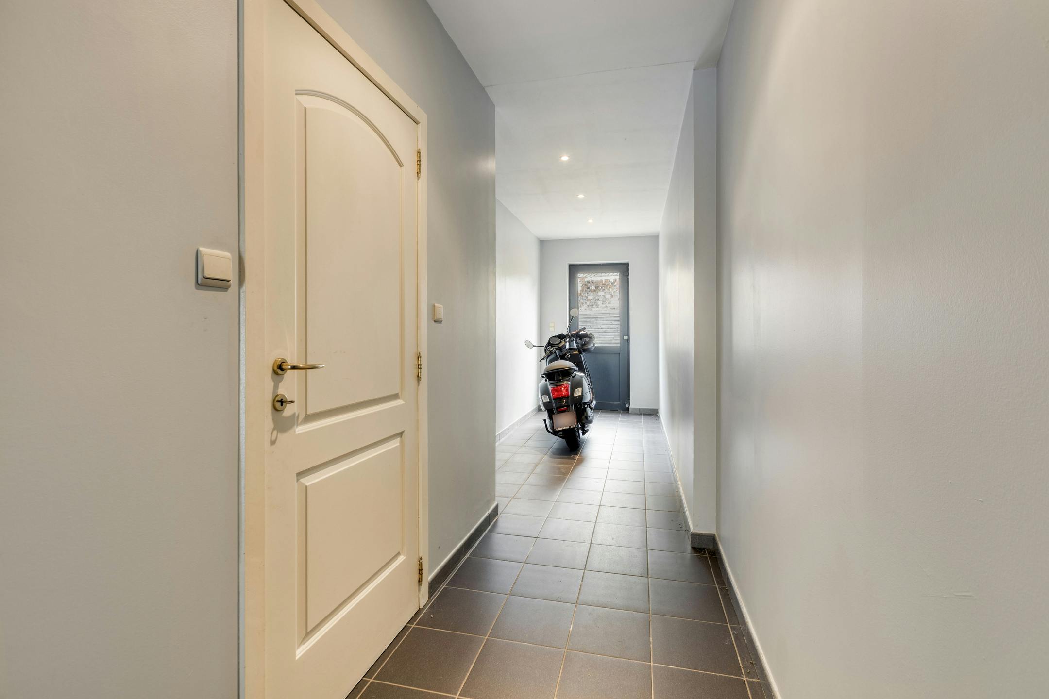 Opbrengsteigendom met 2 appartementen en hangaar te Lummen foto 23