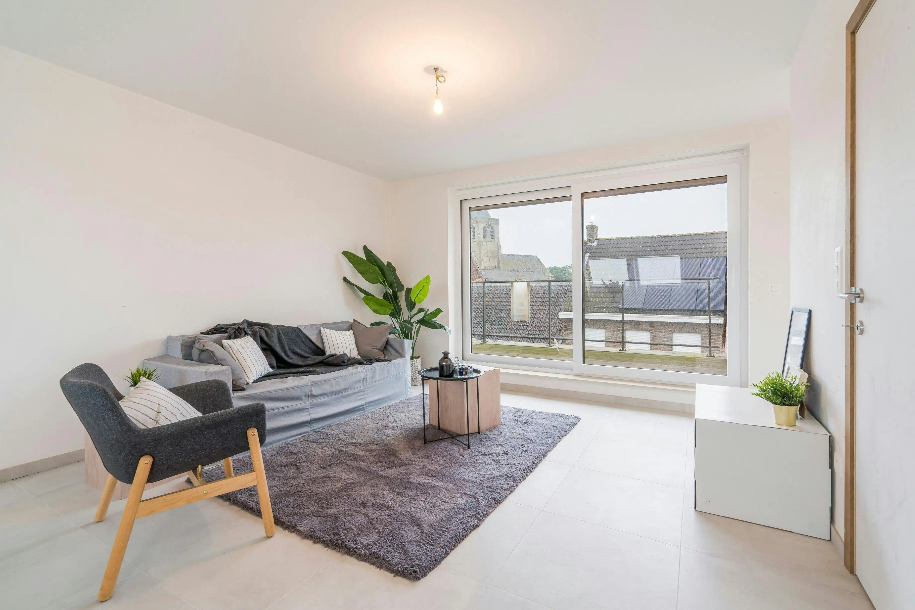 Ruim en lichtrijk appartement in hartje Proven foto 5