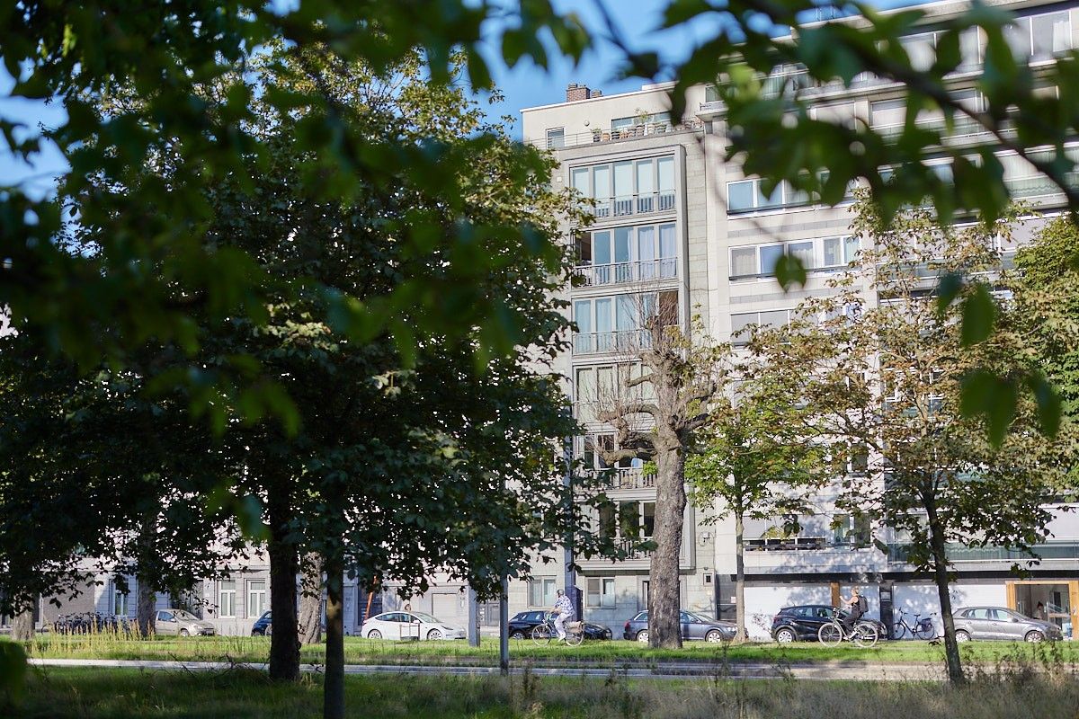 VERKOCHT. Bijzonder sfeervol appartement aan het Zuidpark met drie slaapkamers. foto 21