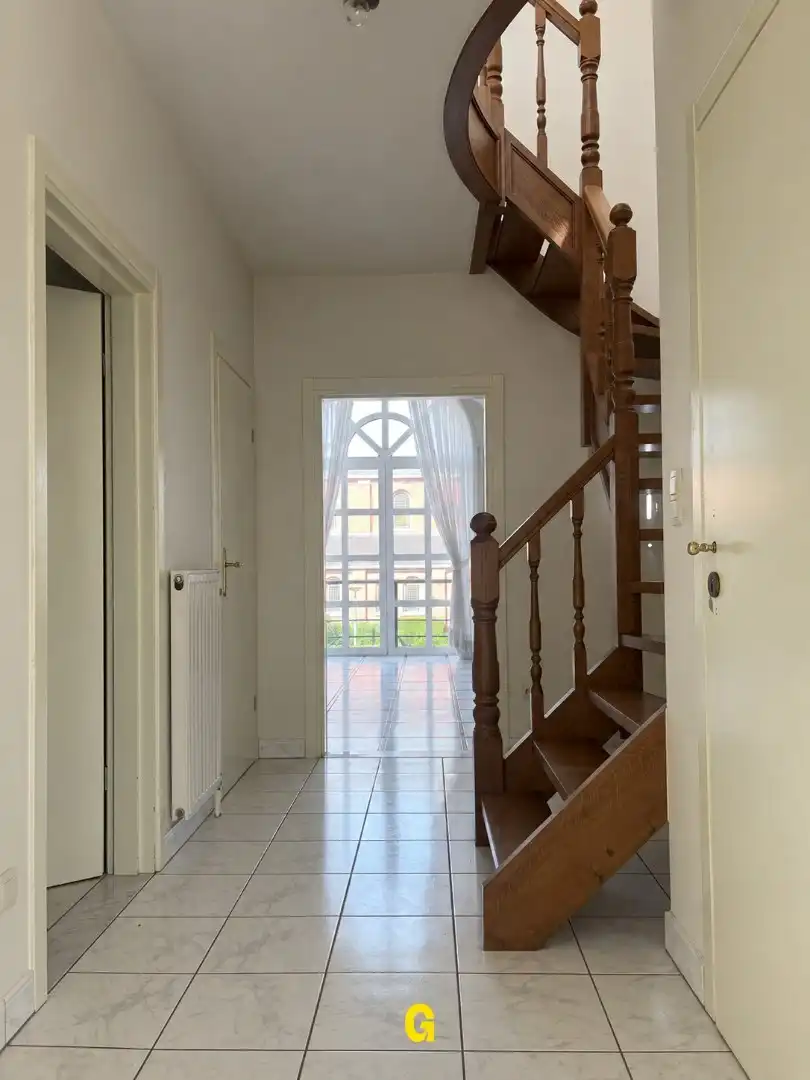 Ruim duplex appartement met 4 slaapkamers en terras in centrum van Hoeselt foto 4