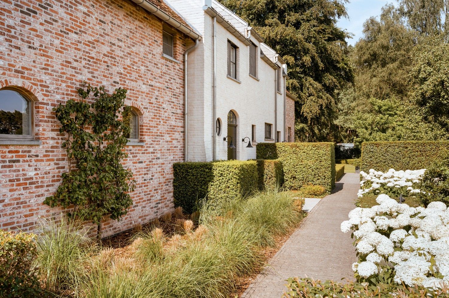 Zeldzame nieuwbouw-villa in't groen met lift, 4 slpk / 4 badk, zuid-tuin met zwembad & extra woonst in bijgebouw foto 38