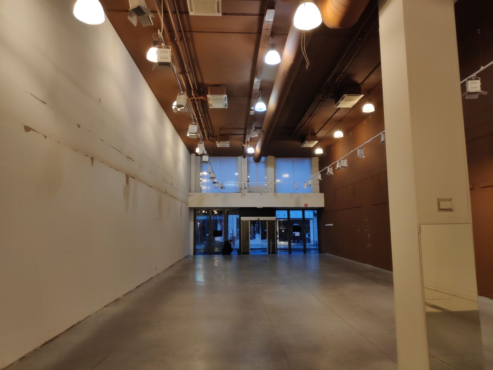 Winkelpand +- 775 m² te huur Ooststraat Roeselare foto 4