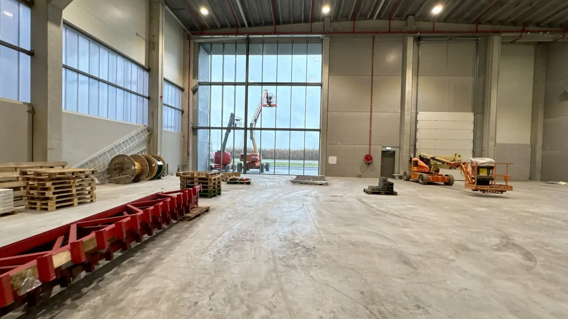 Nieuwbouw magazijn en kantoor te huur in West Port Zwijndrecht foto 13