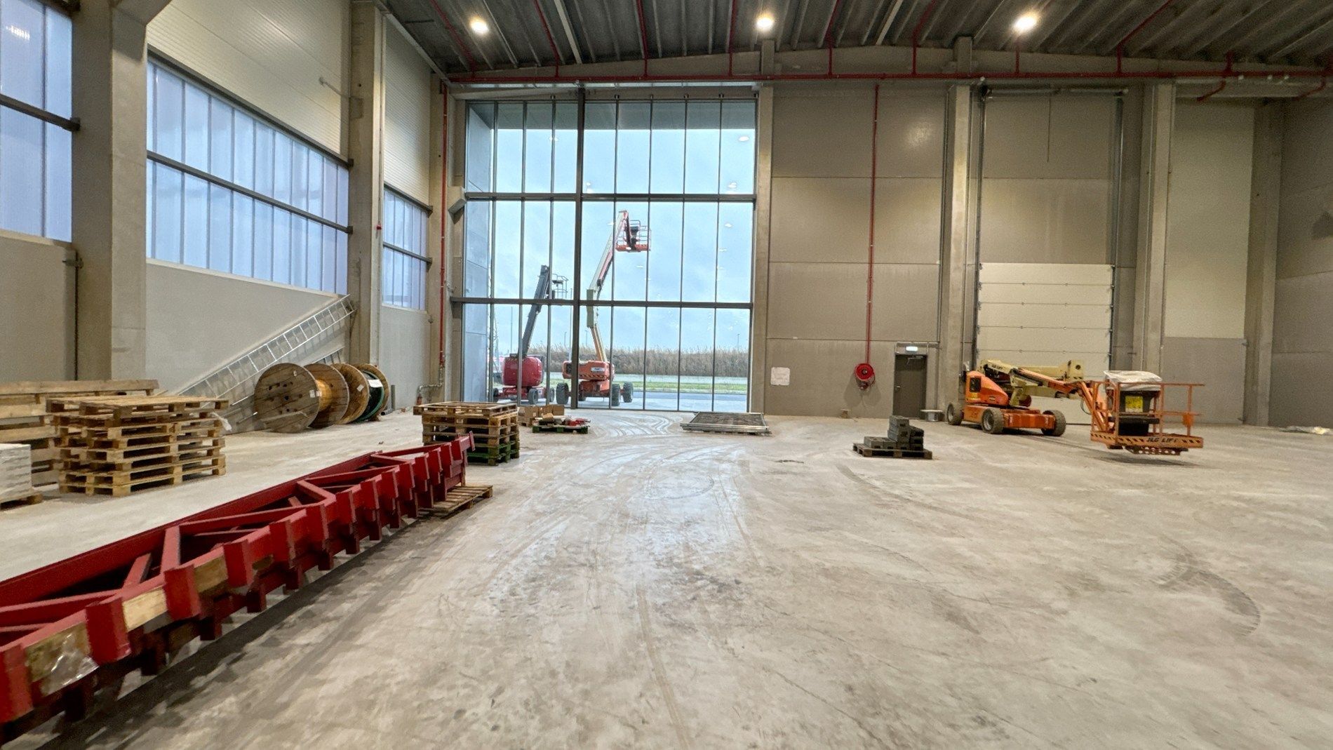 Nieuwbouw magazijn en kantoor te huur in West Port Zwijndrecht foto 13