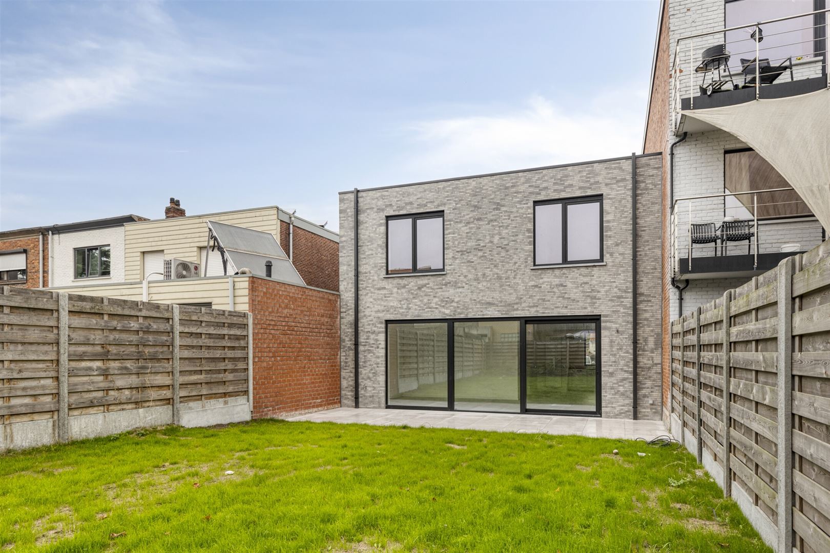 Rustig gelegen nieuwbouw woning met zonnige tuin en 4 slaapkamers. foto 17