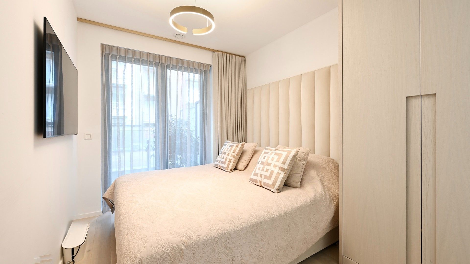 Subliem appartement met zonneterras, genietend van prachtige open zichten op het groen en de villa's van het Zoute. foto 13