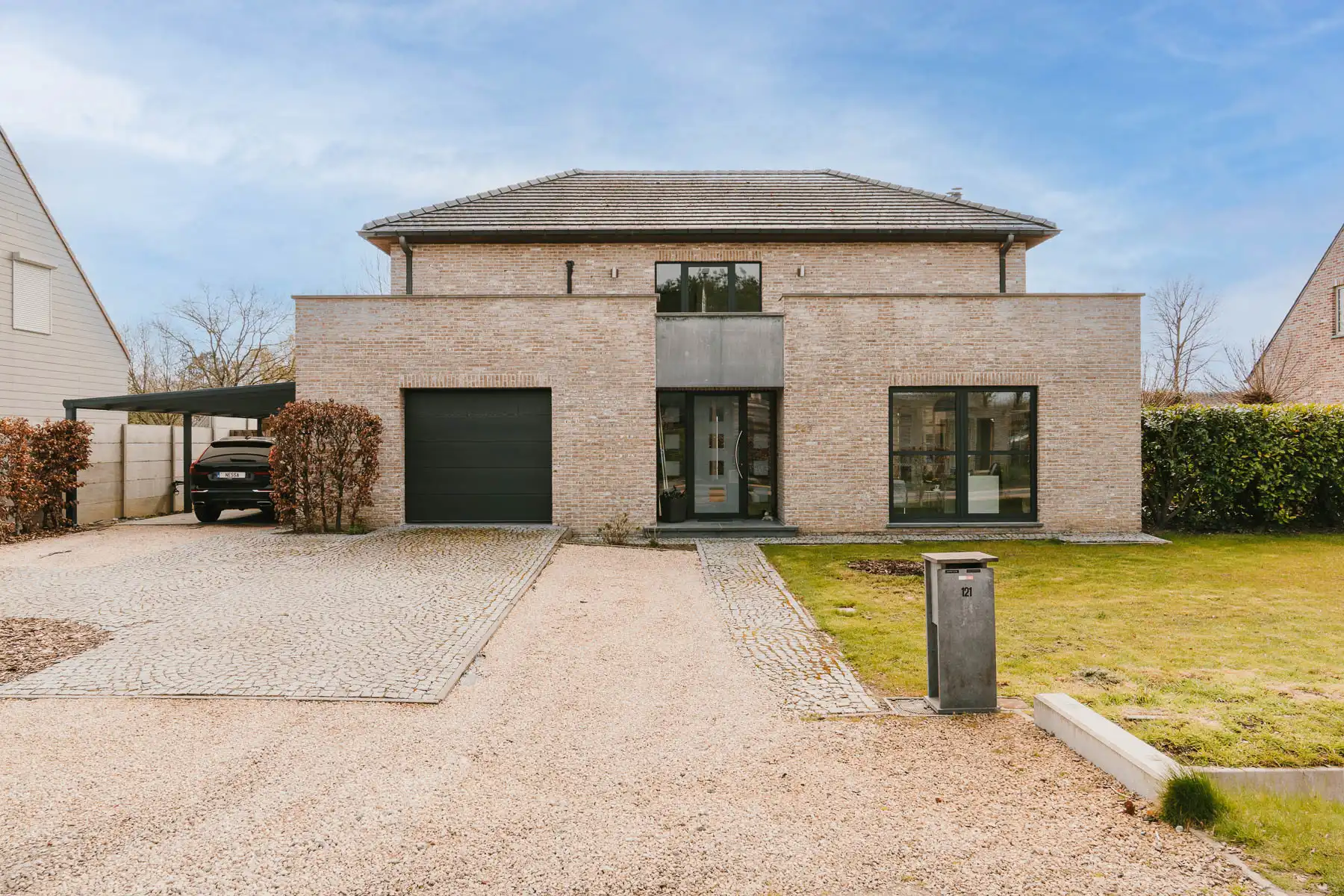 Energiezuinige, ruime gezinswoning met zuidgerichte tuin  foto {{pictureIndex}}