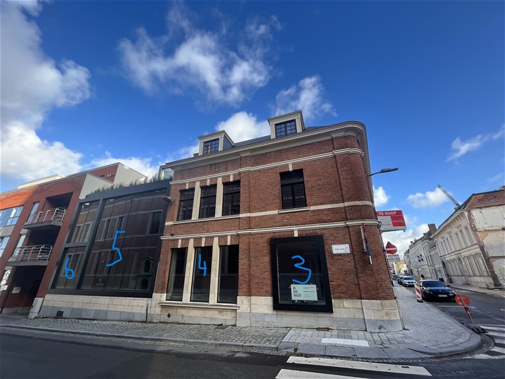 Volledig kantoorgebouw te koop of te huur foto 4