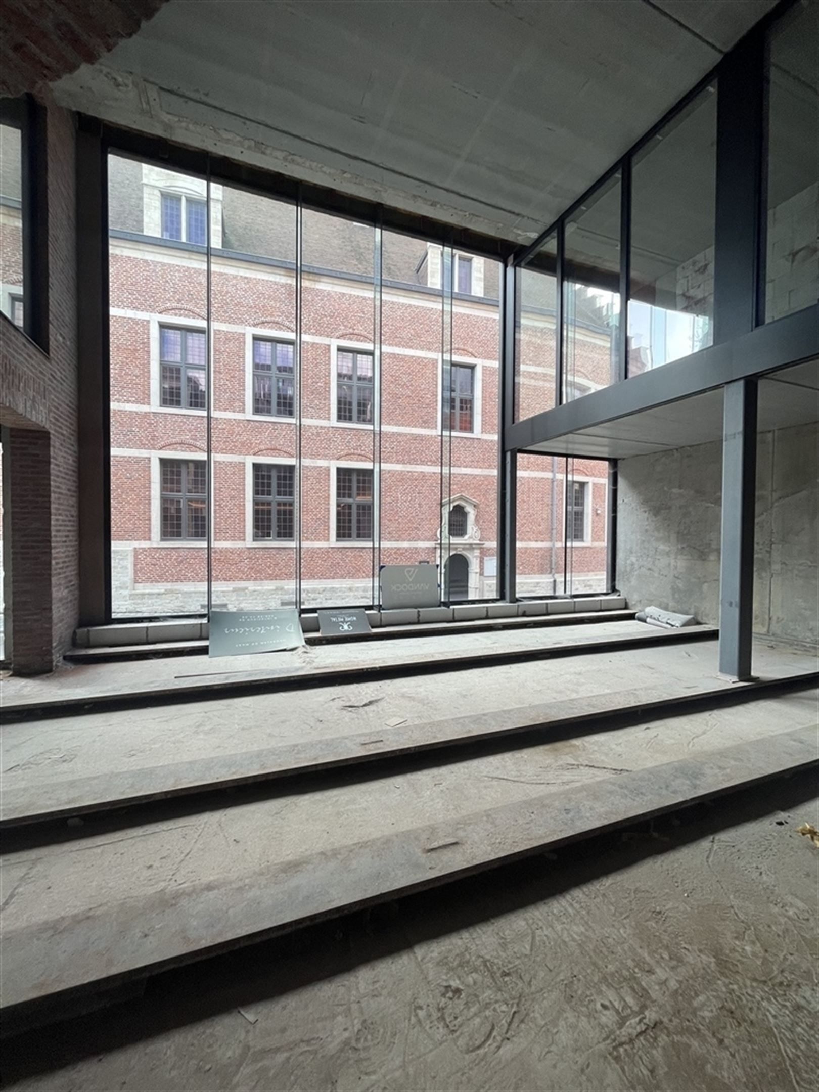 Volledig kantoorgebouw te koop of te huur foto 4