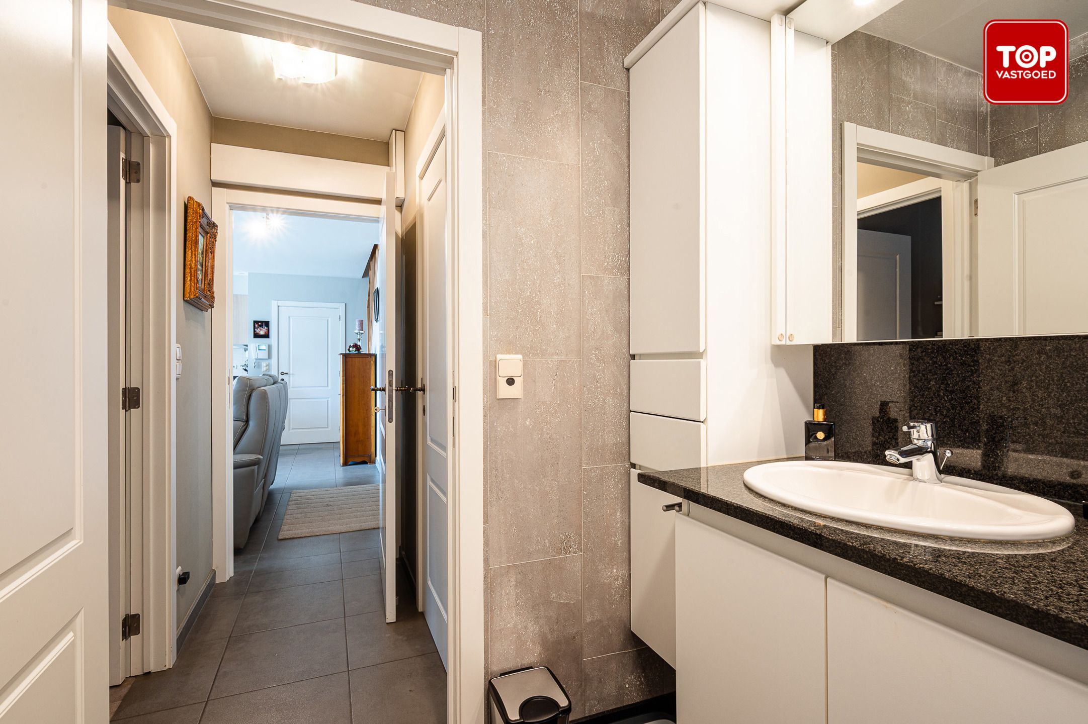 Instapklaar duplex appartement met  2 terrassen. foto 8