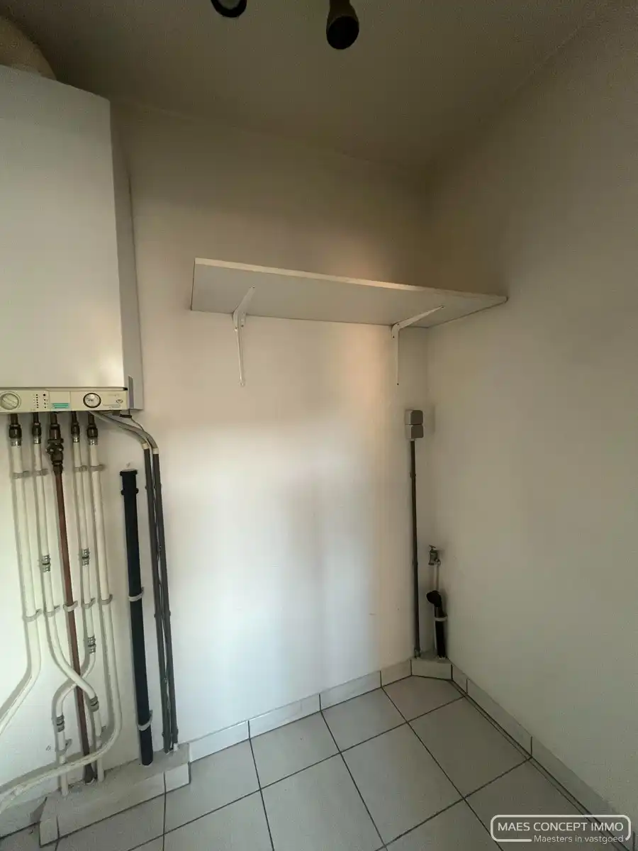 Op te frissen appartement met 2 slaapkamers & 2 ruime terrassen in het hart van Roeselare foto 12