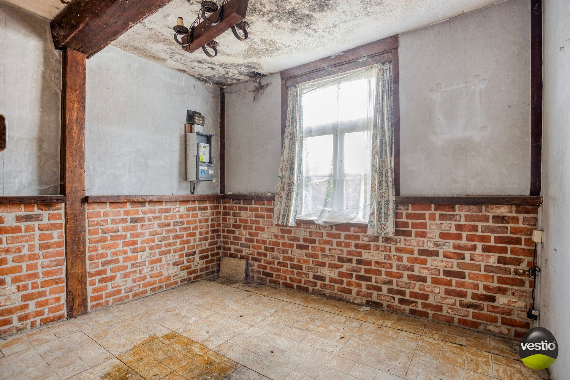 Beschermde langgestrekte vakwerkhoeve op zuid georiënteerd perceel van 15a 07ca. foto 11