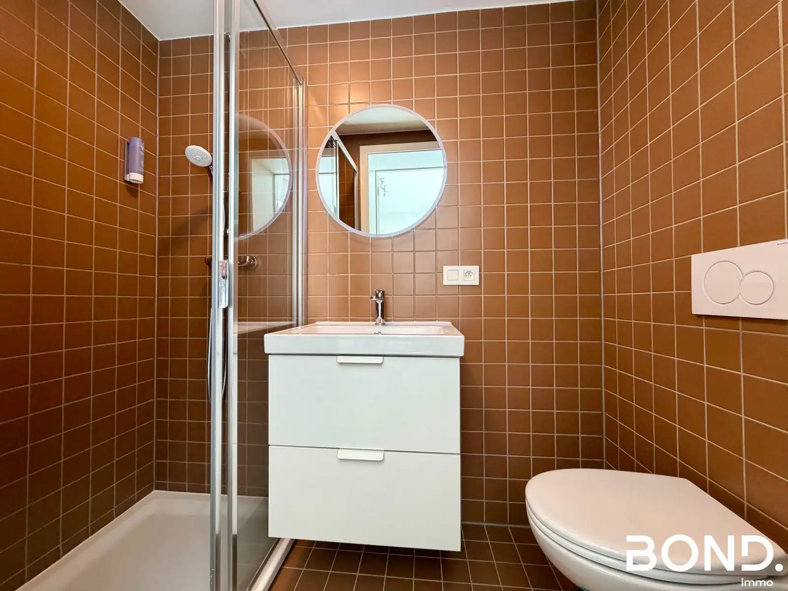 Lichtrijke studentenkamer met eigen badkamer op toplocatie foto 4