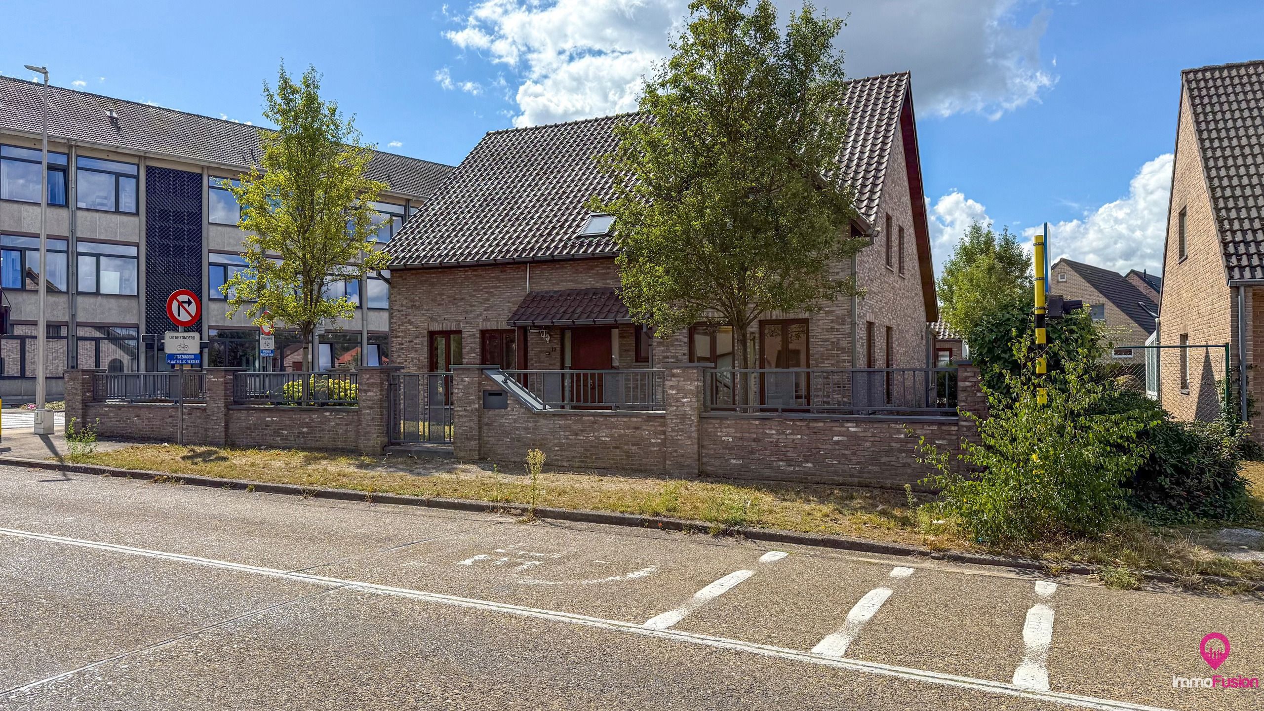 Verrassend ruime woning met 4 slaapkamers en grote tuin!  foto 40