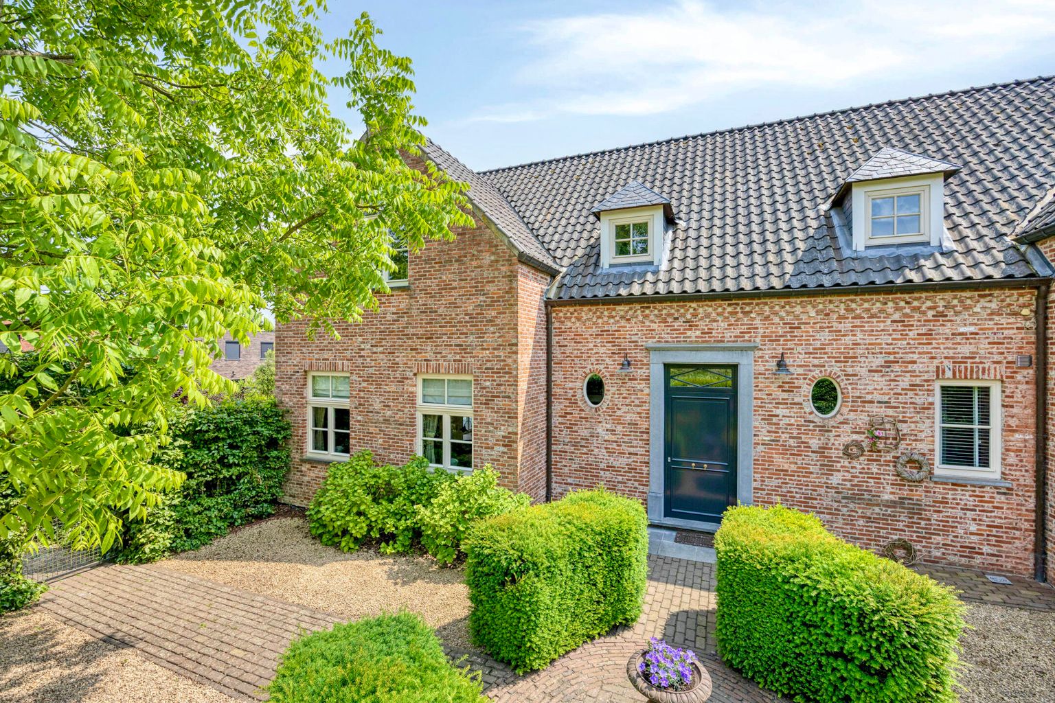 Prachtige verscholen villa in landelijke stijl (Half open) foto 3